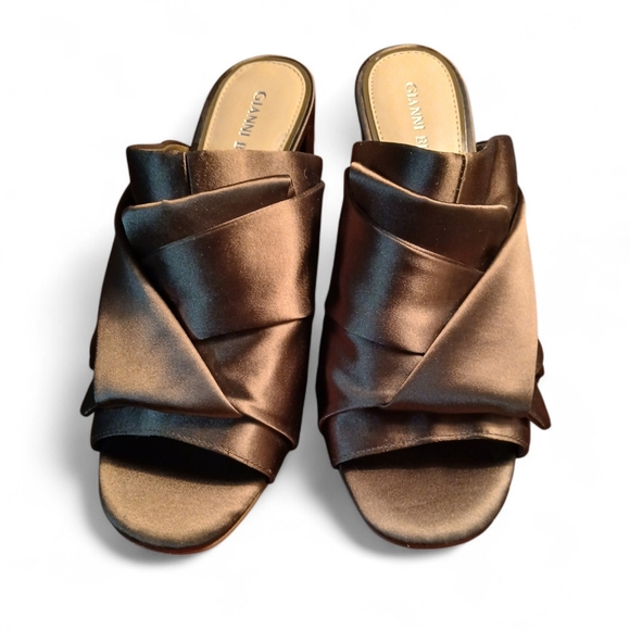 Gianni Bini Women's Size 8 Mules in Brown Bronz - Picture 4 of 8